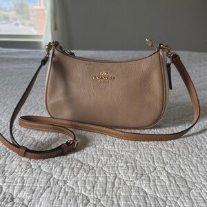 Coach Teri Beige Leather Shoulder/Crossbody Bag